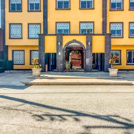 Monte Salerno Hotel & Suites Montemorelos Zewnętrze zdjęcie