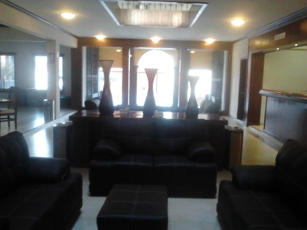 Monte Salerno Hotel & Suites Montemorelos Zewnętrze zdjęcie