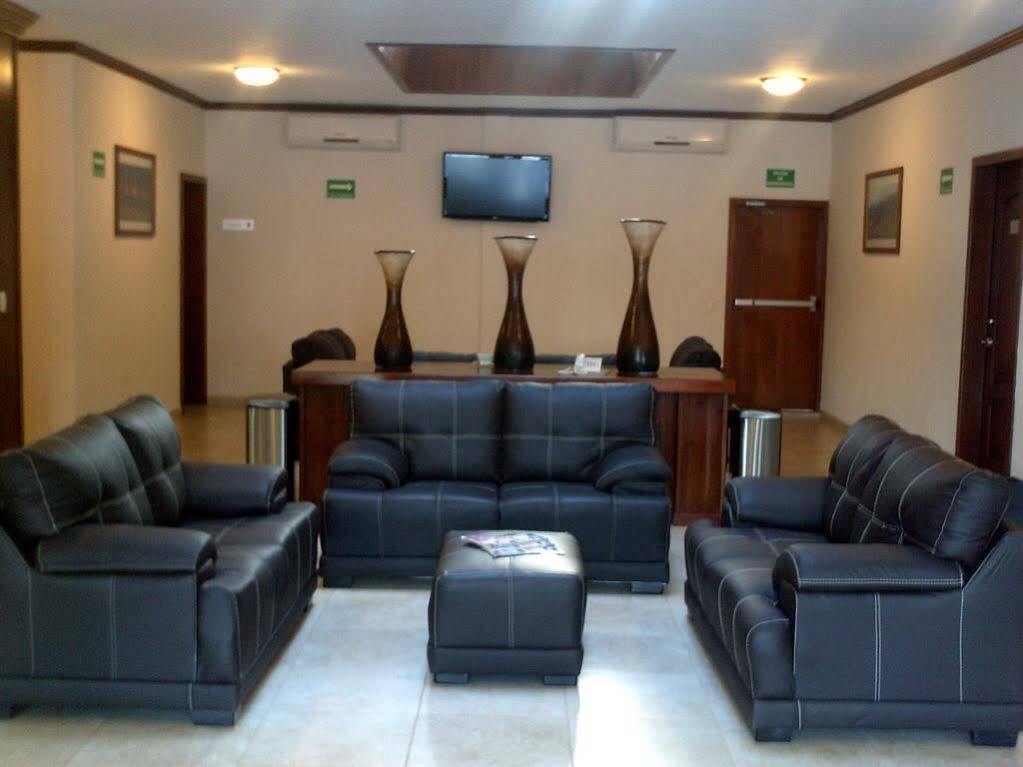 Monte Salerno Hotel & Suites Montemorelos Zewnętrze zdjęcie