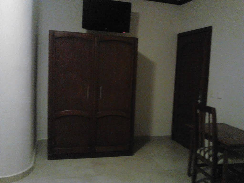 Monte Salerno Hotel & Suites Montemorelos Zewnętrze zdjęcie