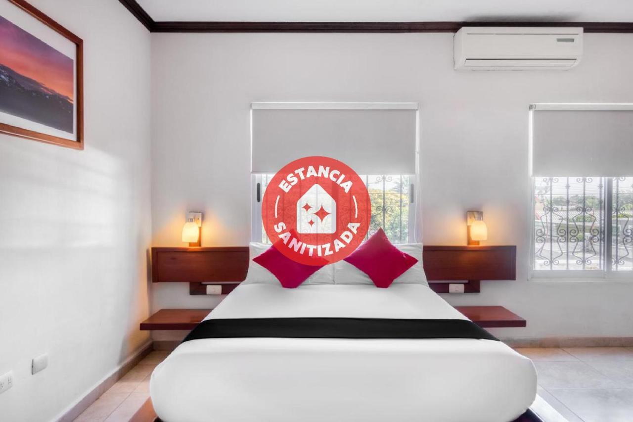 Monte Salerno Hotel & Suites Montemorelos Zewnętrze zdjęcie
